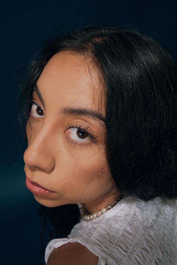 Fotografía: Luis Arturo Rodríguez @luisarturordz Colorista: Luis Arturo Rodríguez @luisarturordz Dirección: Carolina García @carolinaa.gv Dirección adicional: Renata Leyva @renataleyva Producción: María Checa @mariachecaa Styling: Renata Leyva @renataleyva Mua: María Carrera @_marstheplanet Producción ejecutiva: Miranda Lara @mirandaalara